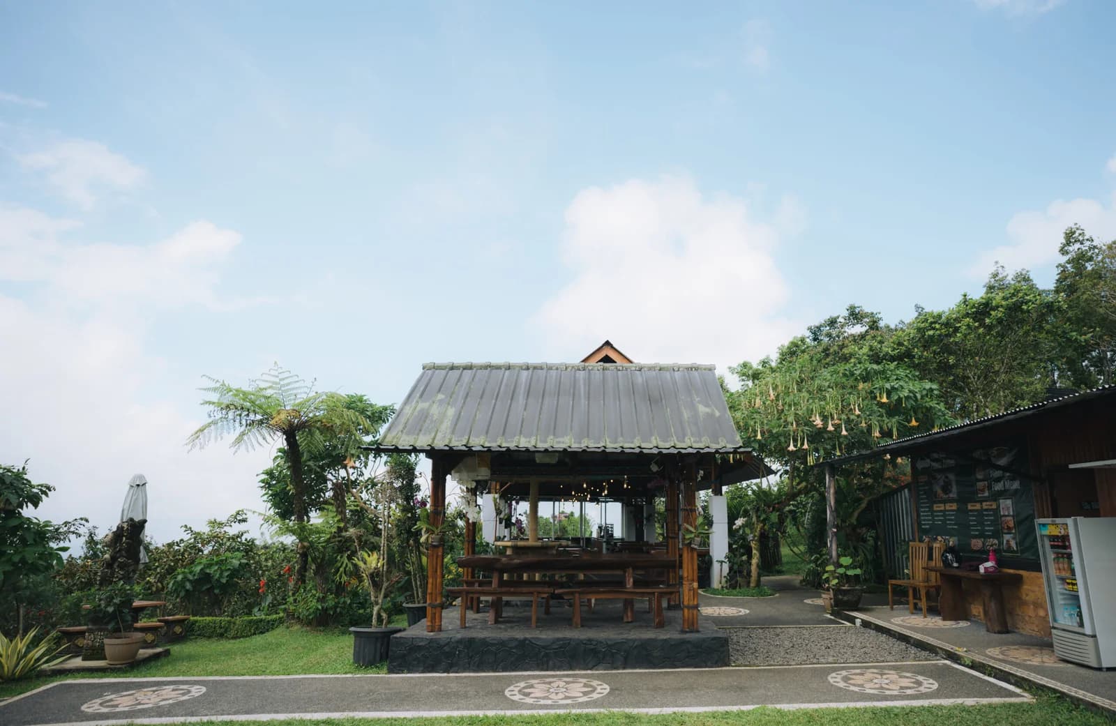 Pohen Hills Restaurant — image 4