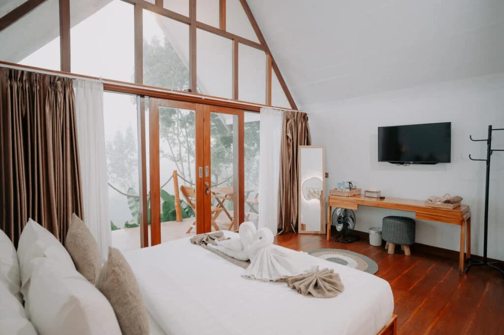 Cabin Room — image 1