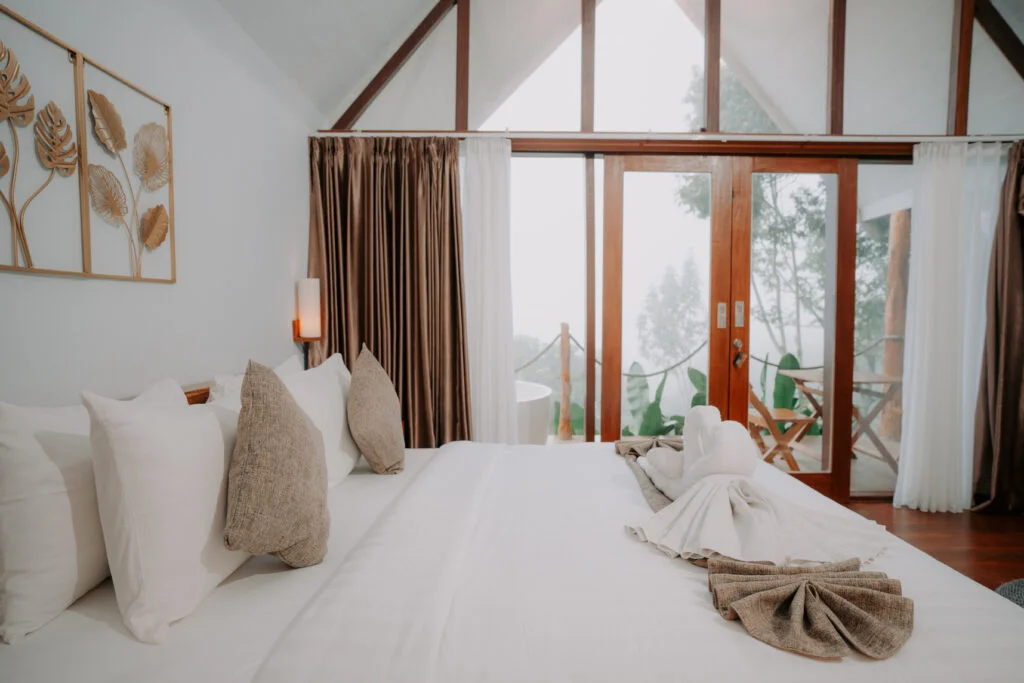Cabin Room — image 3