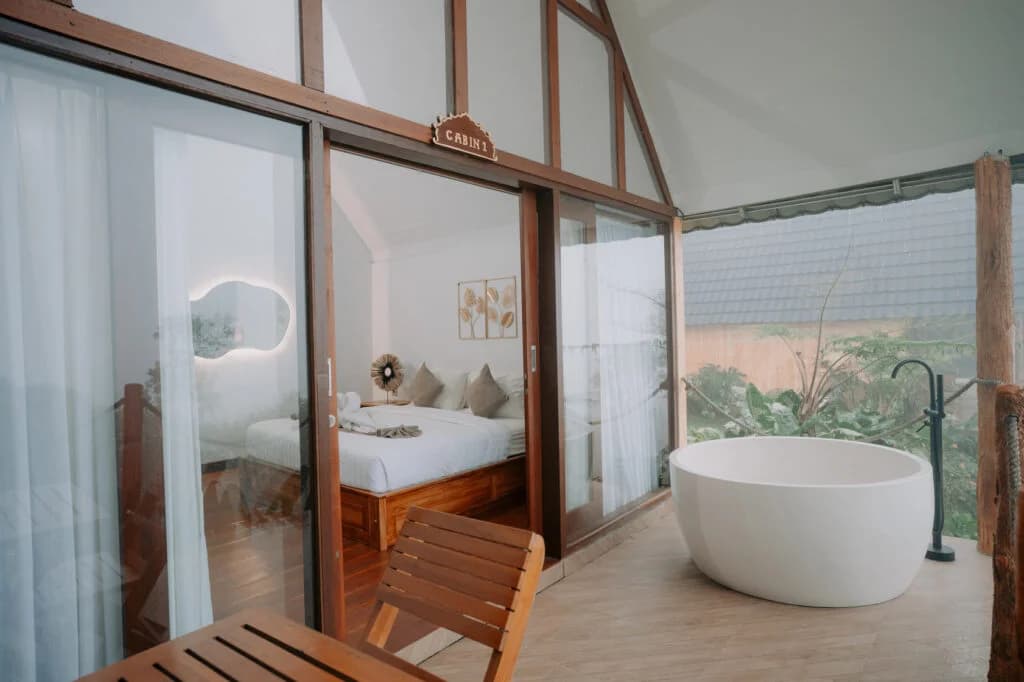 Cabin Room — image 4