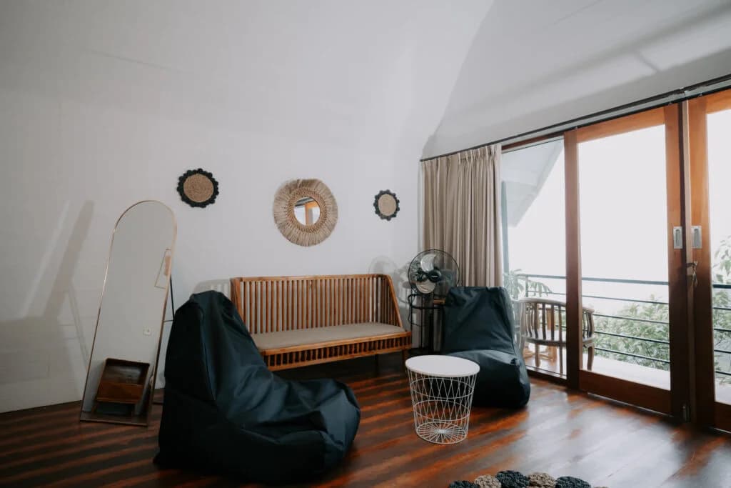 Family Room — image 3