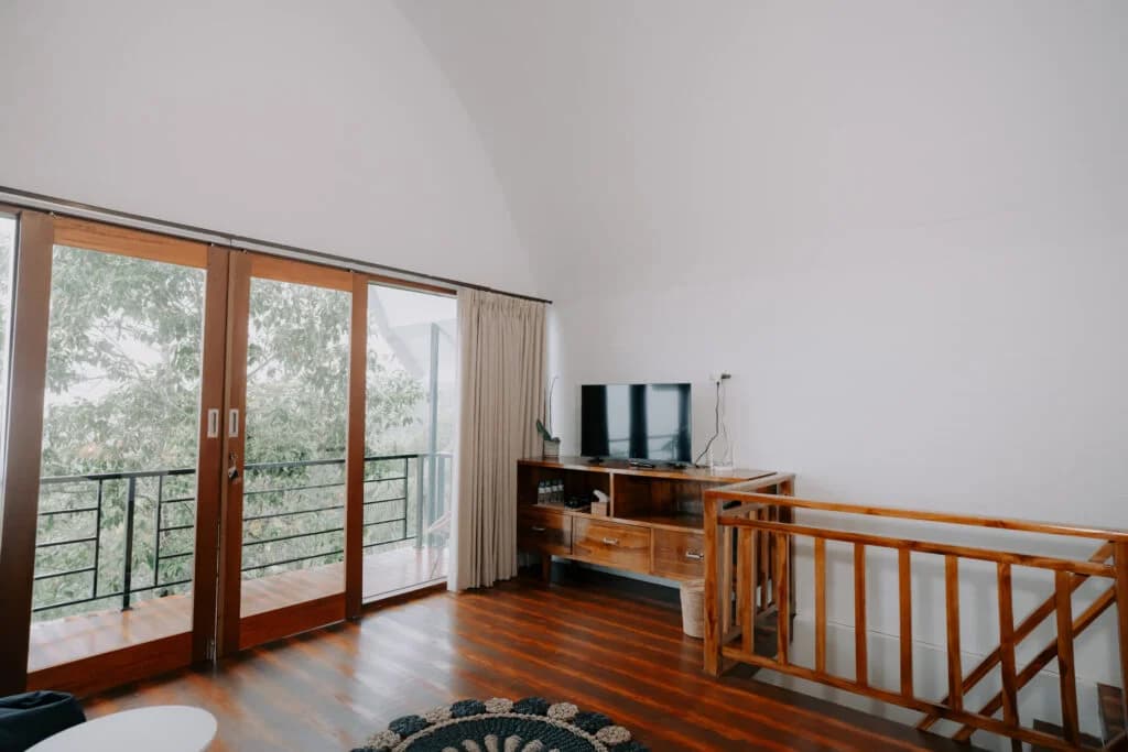 Family Room — image 4