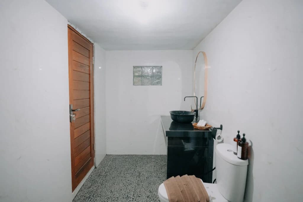 Family Room — image 6
