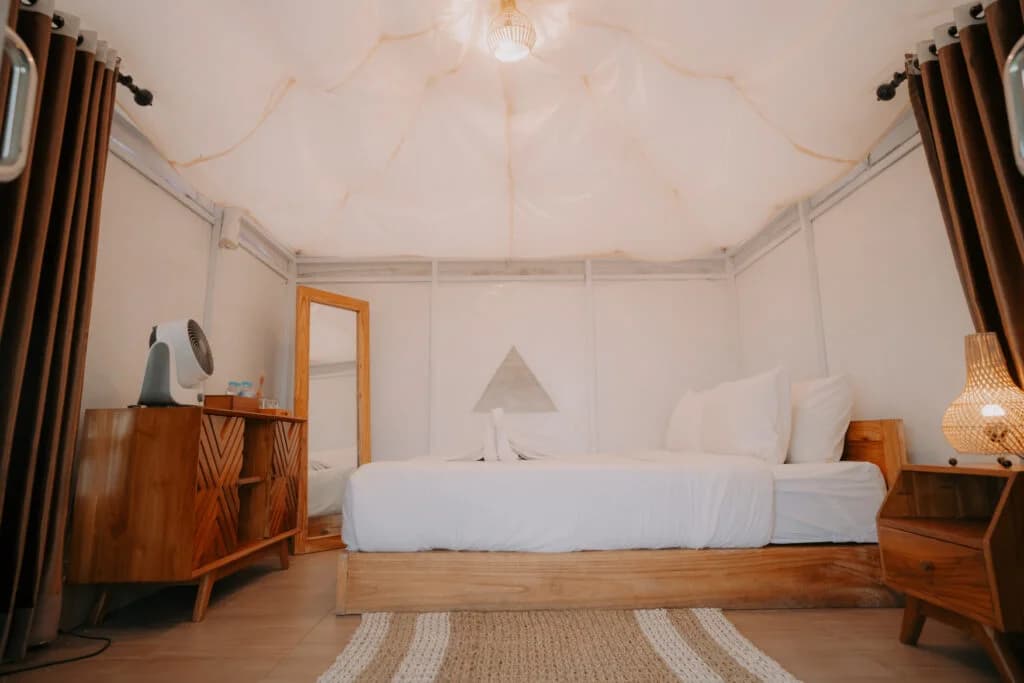 Tent Room — image 4