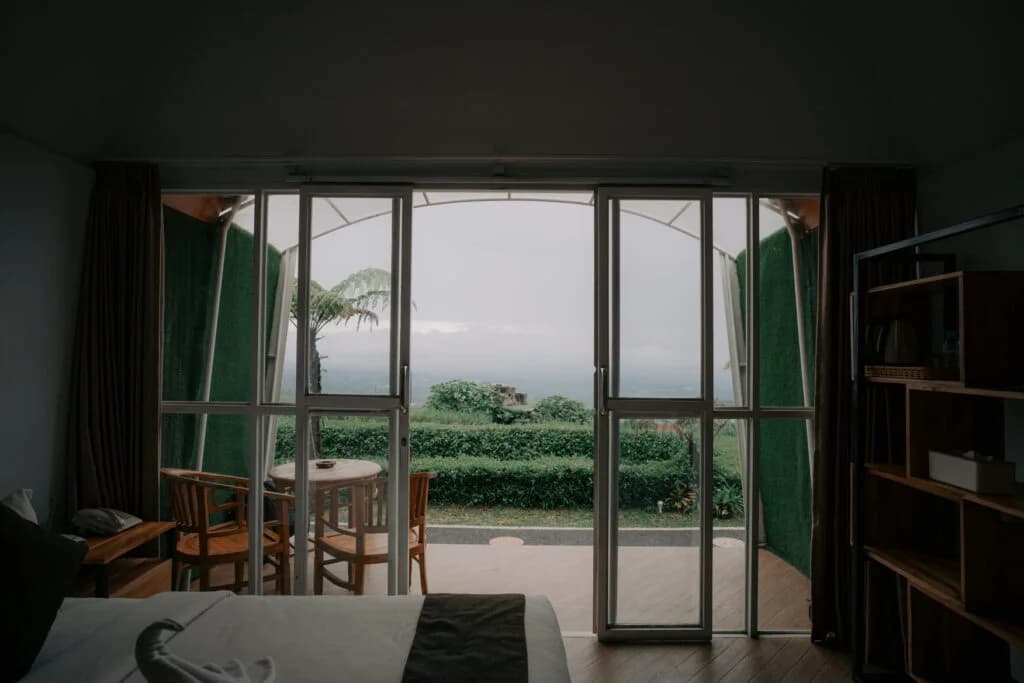 Deluxe Room — image 8