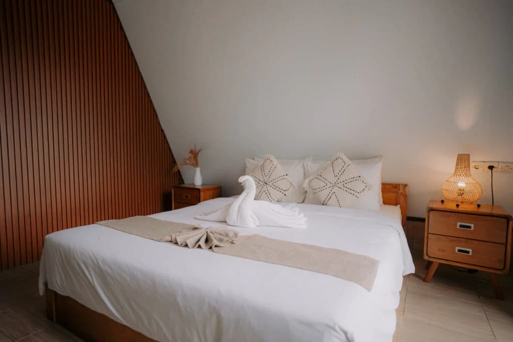 Triangle Room — image 2